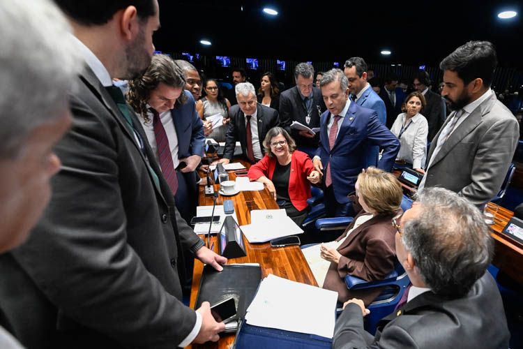 Congresso aprova medidas para proteger brasileiros da alta dos combustíveis