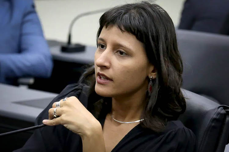 Vereadora relata ameaças de estupro: ‘Diziam que iam entrar na minha casa’