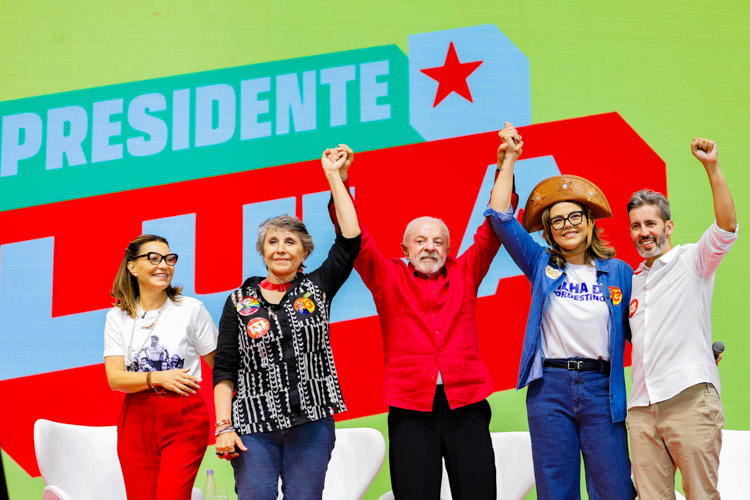 Brasil não aceita mais ‘político vira-lata’ e a eleição definirá o futuro, afirma Lula