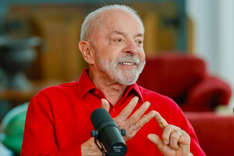 Lula projeta novo ciclo para o Brasil com educação, inclusão e soberania