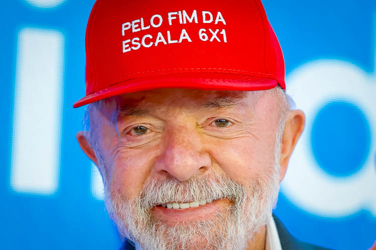 Lula segue firme na defesa do fim da 6×1: ‘Meus adversários jogam contra o trabalhador’