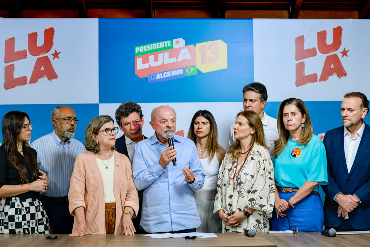Lula afirma que ajuste fiscal de Flávio Bolsonaro vai ‘tirar do pobre e do trabalhador’